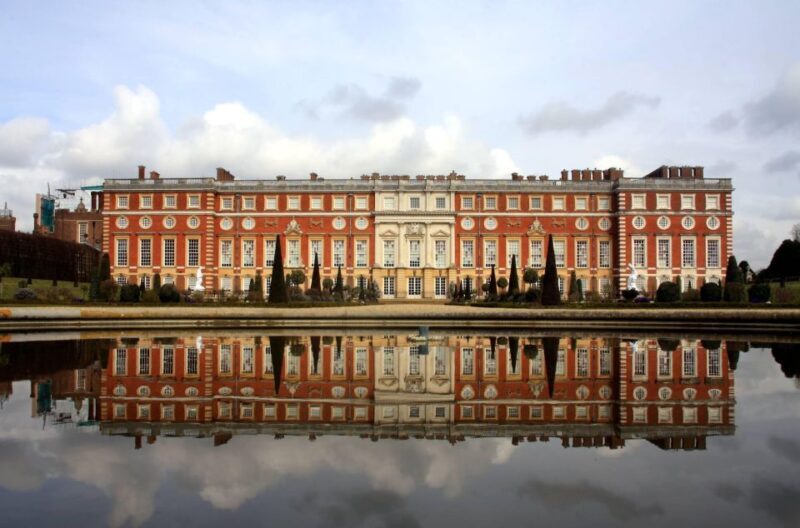 Skip-the-line HamptonCourtPalace Guided Day Trip from London - The Sum Up