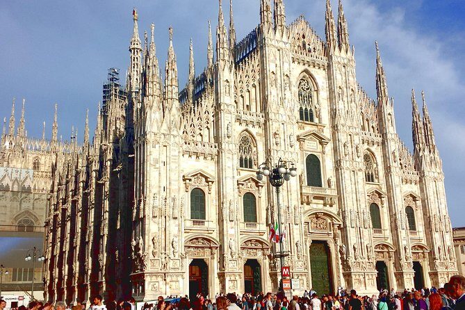 Skip the Line: Milan Duomo Guided Tour & Hop on Hop off optional - FAQ