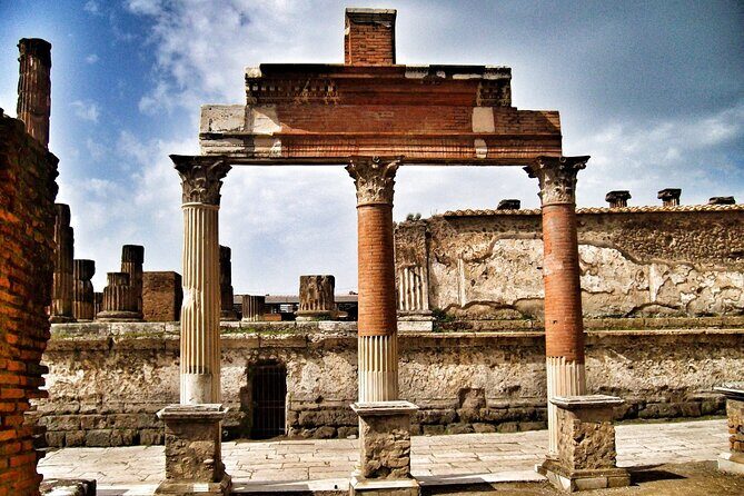 Skip the line Pompeii Guided Tour from Sorrento - Key Points