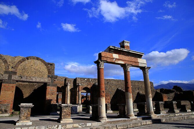 Skip the Line Pompeii Tour For Kids and Families w Special Guide - A Closer Look at This Pompeii Family Tour