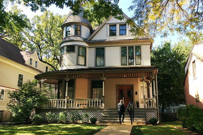 Skip the Line: Public Tour-Adult Admission Ticket (50 mins) - An Honest Look at the Ernest Hemingway Birthplace Tour in Oak Park, Illinois