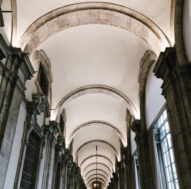 Skip the Line Royal Palace Madrid Tour Semi-Private 8ppl max - The Intimacy and Value of a Small Group Tour