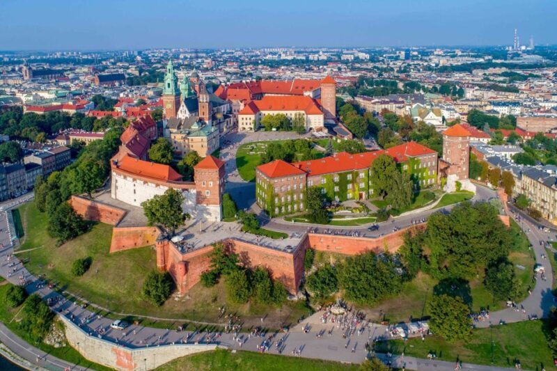 Skip-the-Line Wawel Castle Chambers Private Tour - Wawel Castle Private Tour: Skip-the-Line Access to Krakow’s Crown Jewel