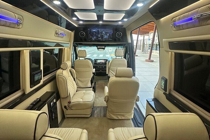 SkyChase Private Northern Lights Experience  Luxury Aurora Tour - A Luxurious Northern Lights Adventure in Fairbanks