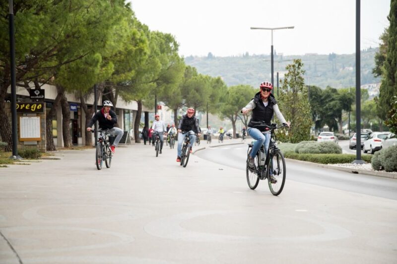 Slovenian coast: Koper, Izola, Piran - Parenzana e-bike - Descending into Moon Bay and the Salt Pans