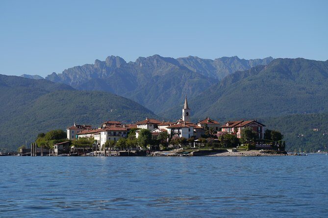 Slow boat tour for small groups with appetizer on Lake Maggiore - A Perfect Escape on Lake Maggiore: Small-Group Boat Tour with Appetizer