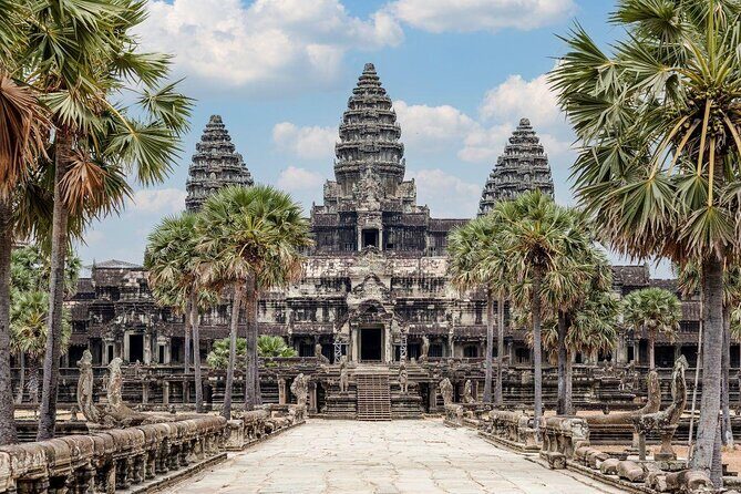 Small group: Angkor Wat tour with sunset - Experience the Majestic Angkor Wat in a Small Group