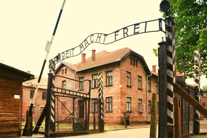 Small Group Auschwitz Tour from Lodz with Lunch - Exploring the Auschwitz Tour from Lodz in Detail