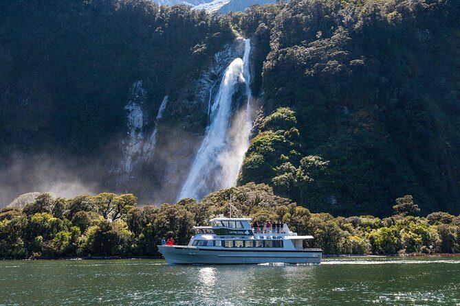 Small Group, Award Winning Milford Sound Day Experience & Cruise - Key Points