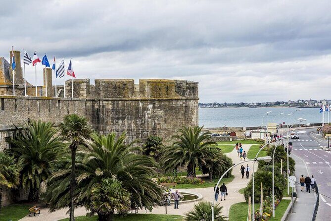 Small group boat trip with a local - Small group boat trip with a local: a charming way to see Saint-Malo’s bay