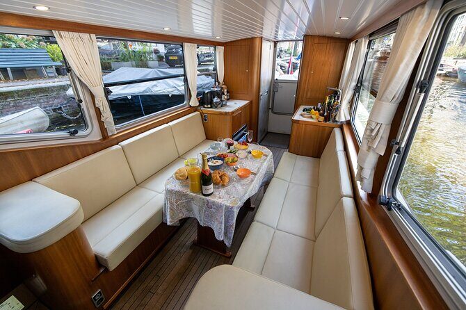 Small Group Boutique All-Inclusive Tour (max 12 p) With Captain - Key Points