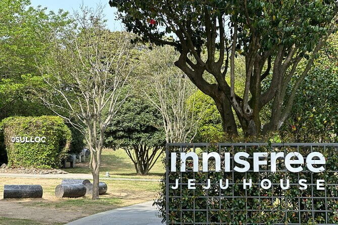 Small Group Day Tour in West Jeju Healing Island - Relaxing at Hyeopjae Beach & Hallim Park