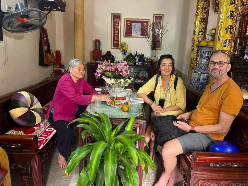 Small Group Discover the best of Duong Lam Ancient Village - Why This Tour Offers Great Value