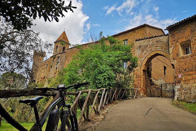 Small Group E-bike Experience from Orvieto to Civita with Lunch - Discovering Italy’s Heart on Two Wheels