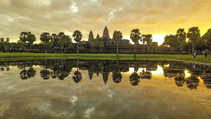 Small Group Explore Angkor Wat Sunrise Tour with Guide - Key Points