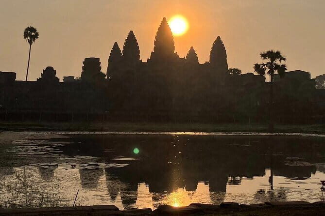 Small-Group Explore Angkor Wat Sunrise Tour with Guide - Key Points