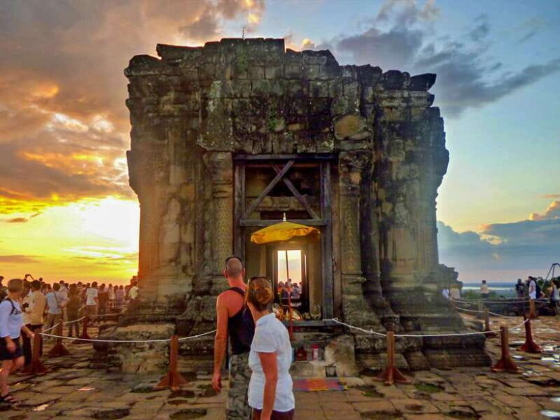 Small-Group Full Day Angkor wat Guide tour with Sun set - Practical Tips for Travelers