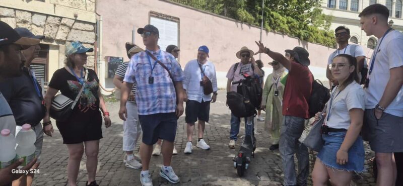 Small Group Guided Tour Colosseum Roman Forum, Palatine Hill - Who Should Consider This Tour?
