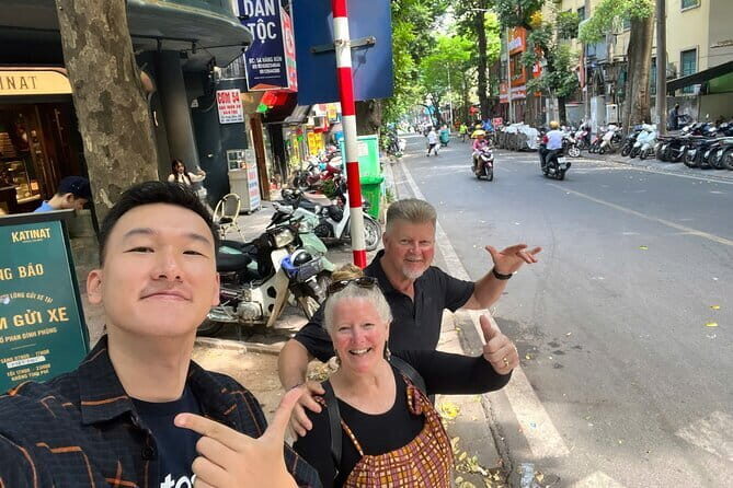 Small-group Hanoi Highlights Weekend Walking Tour - Key Points