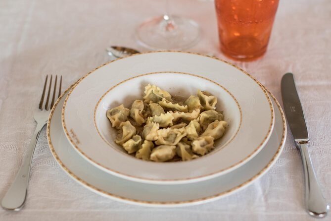 Small Group Market tour and Dining Experience at a Cesarina's home in Trento - Key Points