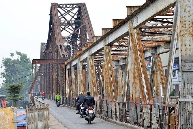 Small-group motorbike sightseeing and food tour in Hanoi - Exploring Hanoi on Two Wheels: The Complete Experience