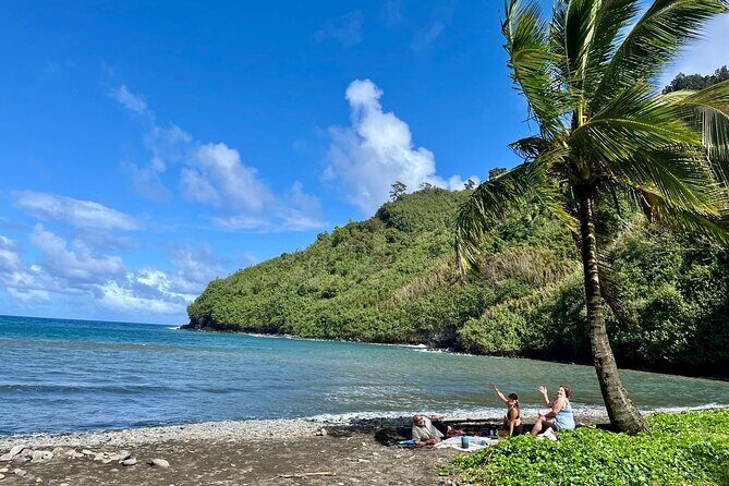 Small-Group Road to Hna Tour (Up to 4)  Hidden Gems Adventure - Key Points