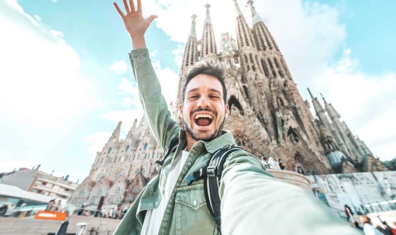 Small-Group Sagrada Familia Fully Guided Tour - Breaking Down the Itinerary