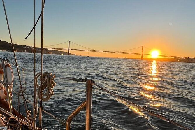Small Group Sailboat Sunset Tour in Lisbon with a Drink - An In-Depth Look at the Lisbon Sunset Sailboat Tour