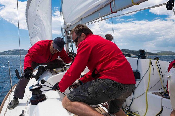 Small-Group Sailing Lesson in Barcelona - Exploring the Details of the Small-Group Sailing Experience