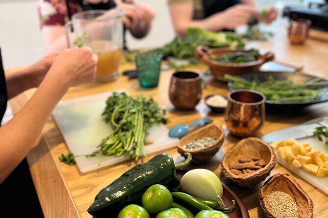 Small Group Salsa and Tortillas Class in La Condesa - Small Group Salsa and Tortillas Class in La Condesa