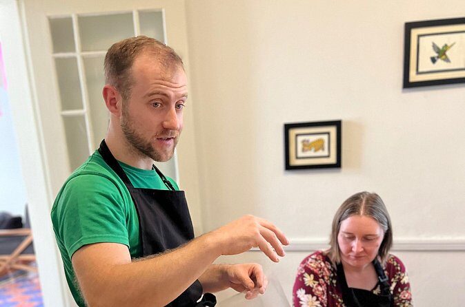 Small Group Salsa and Tortillas Class in La Condesa - Who Should Consider This Experience?