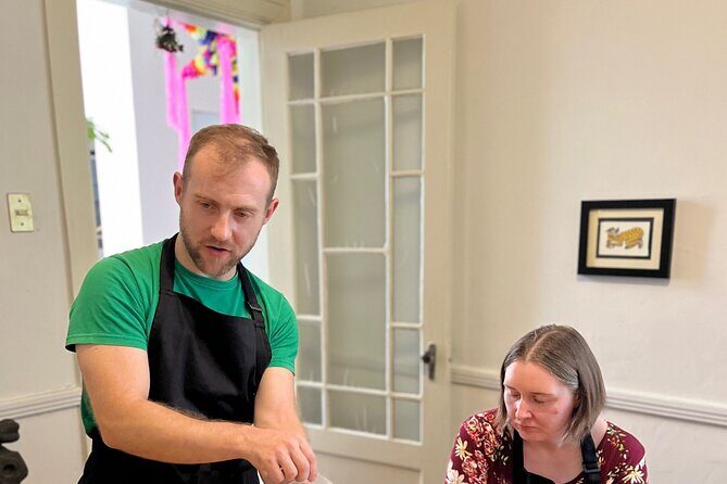 Small Group Salsa and Tortillas Class in La Condesa - FAQ