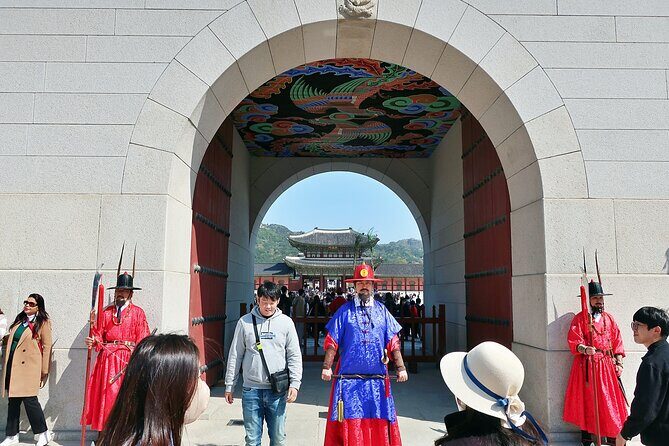 Small-Group Seoul Morning Royal Palaces Tour - Whos This Tour Perfect For?