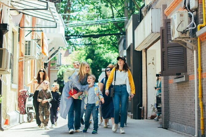 Small-Group Shanghai's Former French Concession Walking Tour - Engaging Overview of the Tour Experience