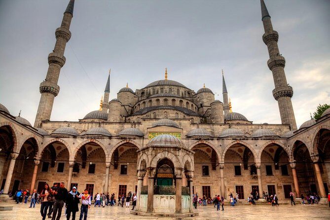 Small Group Tour: Essential Istanbul - The Experience of Walking and Exploring