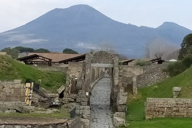 Small-Group Tour in Pompeii with a Real Archeologist, ticket included - The Sum Up