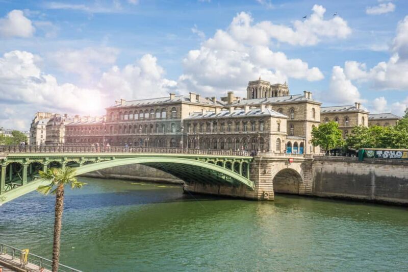 Small group tour of Paris: Ile de la Cité & Ile Saint-Louis - Who Should Consider This Tour?