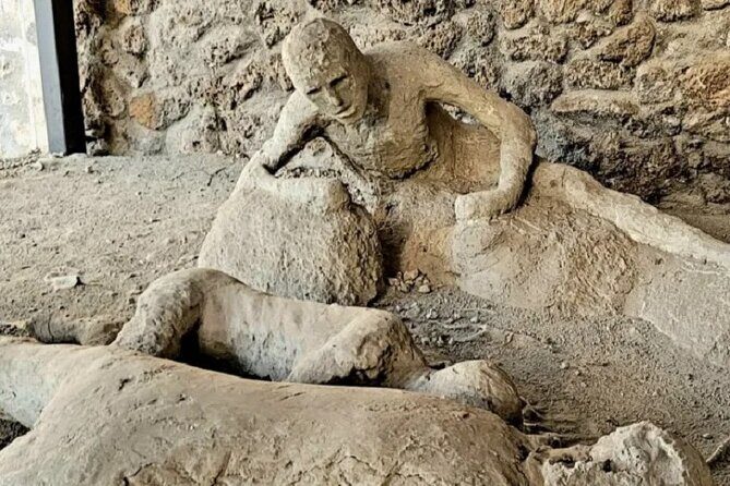 Small Group Tour Pompeii and Herculaneum from Rome - Key Points