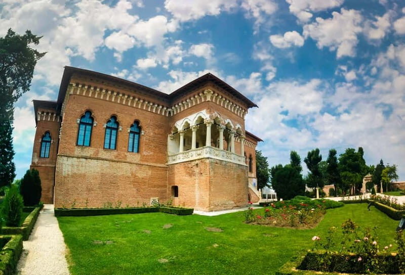 Small Group Tour to Mogosoaia Palace & Snagov Monastery - The Experience of the Guide and Group Dynamics