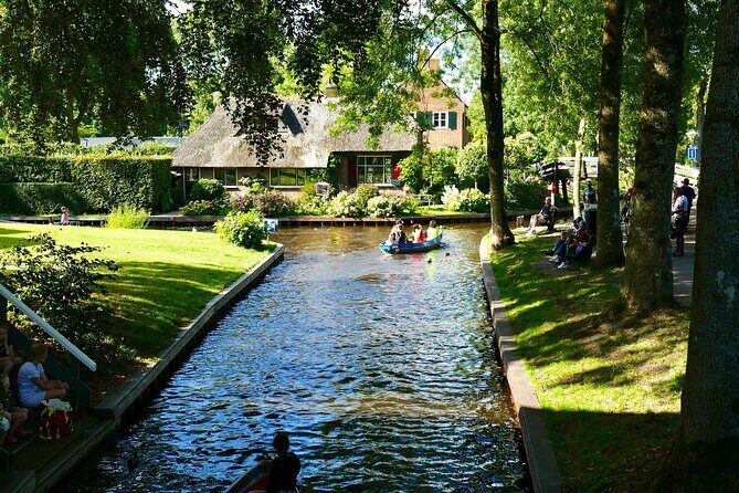 Small-Group Tour to Windmills & Giethoorn with boat tour - Deep Dive into the Experience