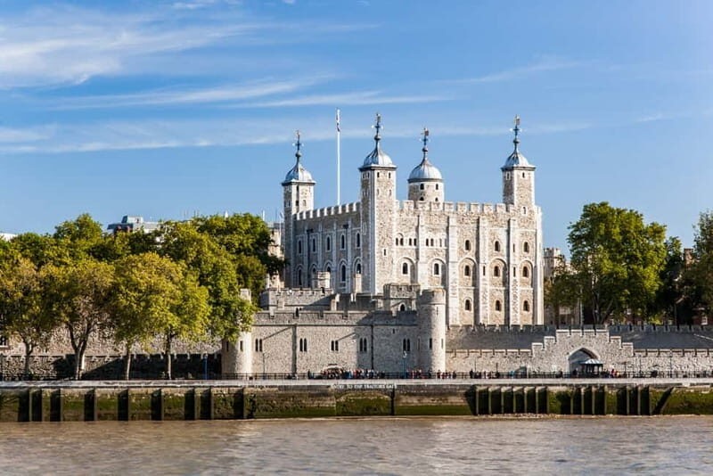 Small Group Tower of London, Crown Jewels & White Tower Tour - An Up-Close Look at the Tower of London in Just 3 Hours