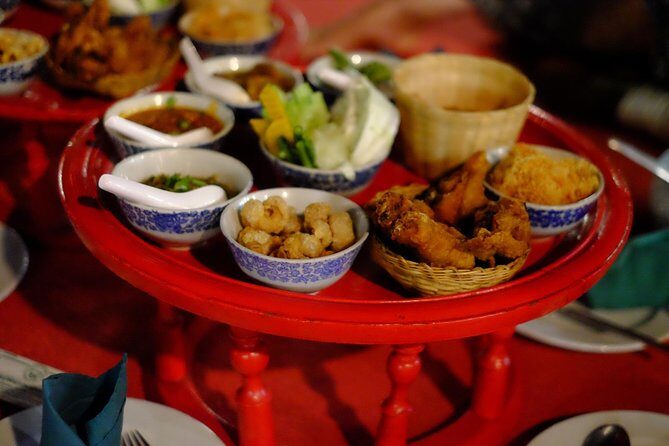 Small Group : Traditional Dinner with Performance and Local Fresh Market Tour - FAQ