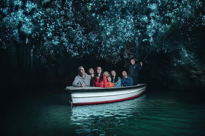 Small Group Waitomo and Rotorua including Te Puia Tour - Authenticity and Value