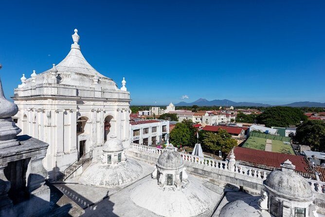 Small-Group walking excursion of León City - Key Points