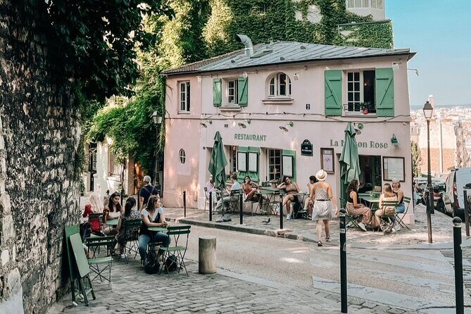 Small Group Walking Tour of Montmartre -10 people max - Key Points