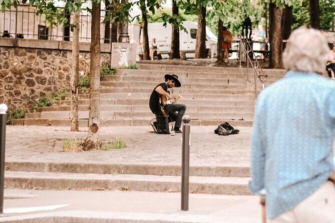 Small Group Walking Tour of Montmartre -10 people max - Value for Money and Practical Tips