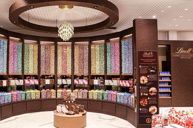 Small Group Zurich Walking Tour, Cruise and LINDT Factory - Why This Tour Works Well