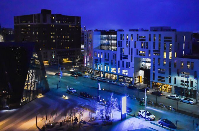 Smartphone-Guided Walking Tour of University Circle Sights & Stories - Key Points