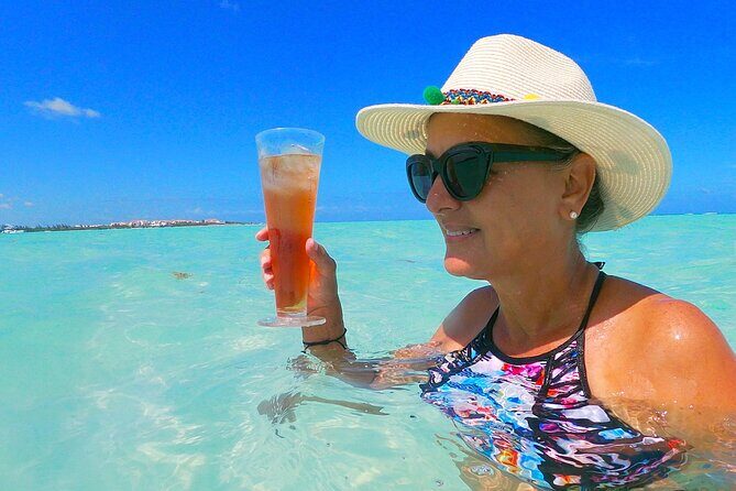 Snorkel & Sandbar on Private Searay Yacht 25ft in Cap Cana Marina ,Punta Cana - FAQs