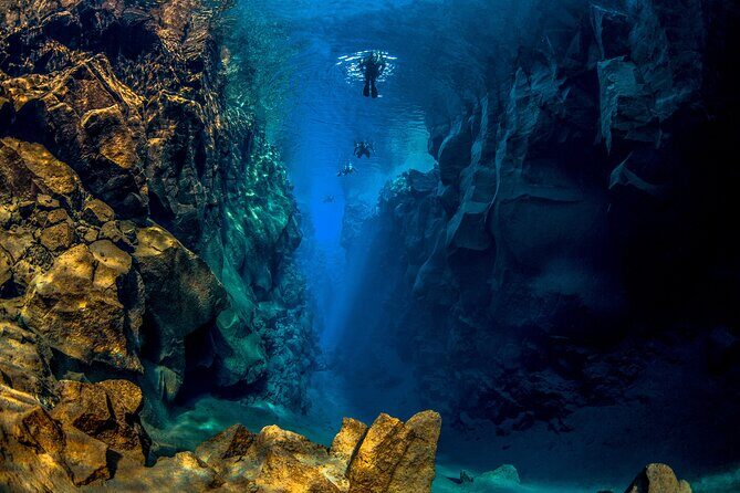 Snorkel the Silfra Fissure-Meet on Location (Free Photos & Cocoa) - A Close-Up Look at Snorkeling the Silfra Fissure in Iceland